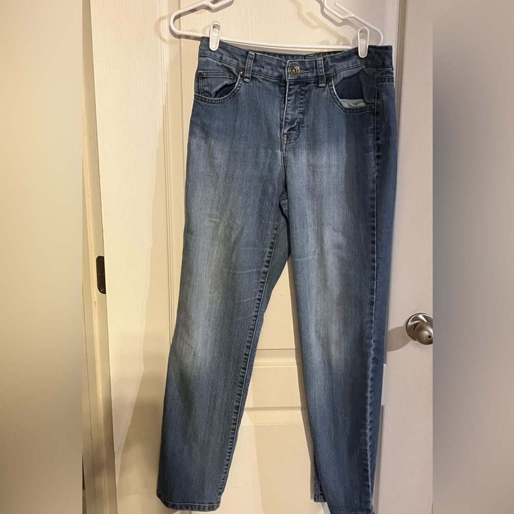 Ladies Bandolino Jeans, Size 8. Lovingly Worn.